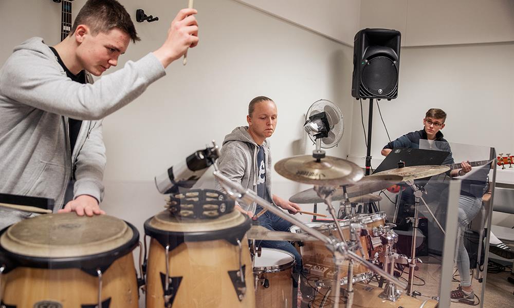 5d---Musikk,dans-og-drama-(1).jpg