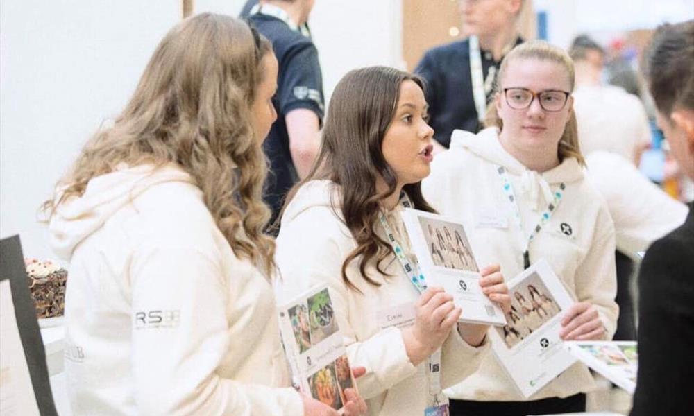trøndersnadder på stand.jpg