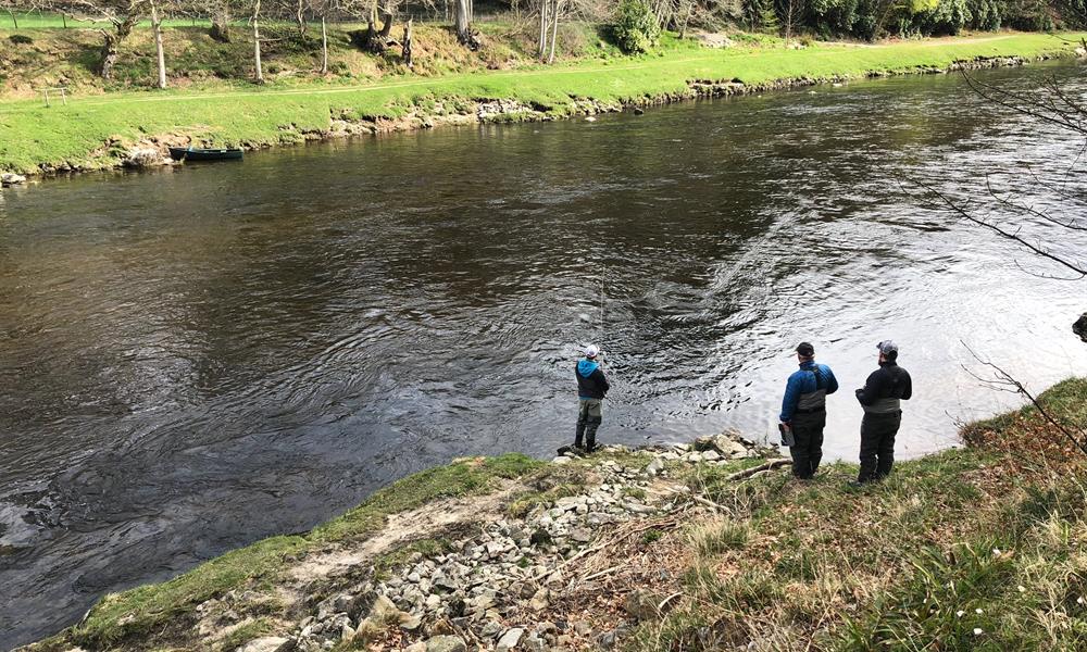 Sertifisering, Skottland Instruksjon og sertifisering i River Dee. Foto: Sverre Løvli.
