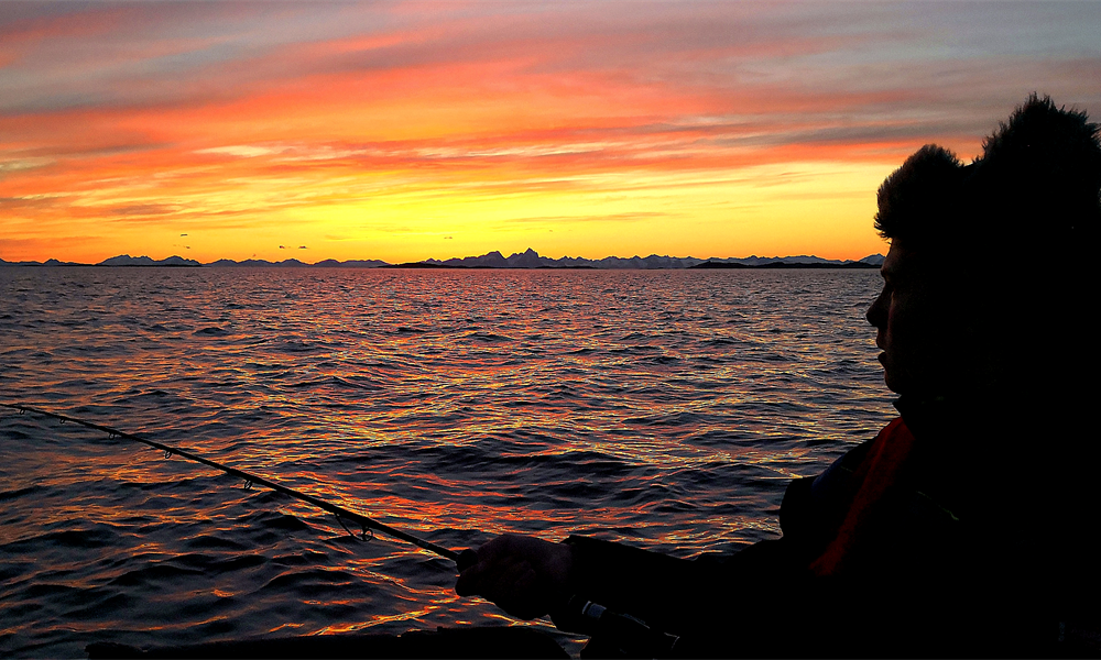 Solnedgang i Steigen Solnedgang i Steigen. Foto: Tom Roger Bråteng.