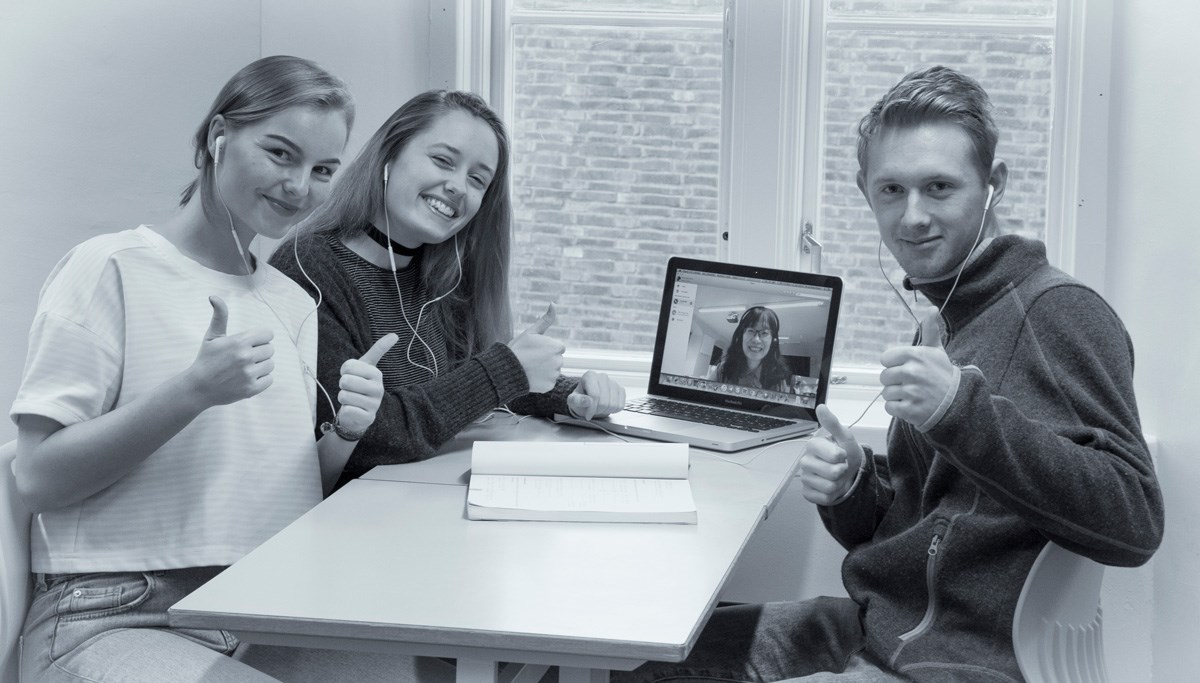 Nettelever som snakker med nettlærer digitalt. Foto: Mona Wist