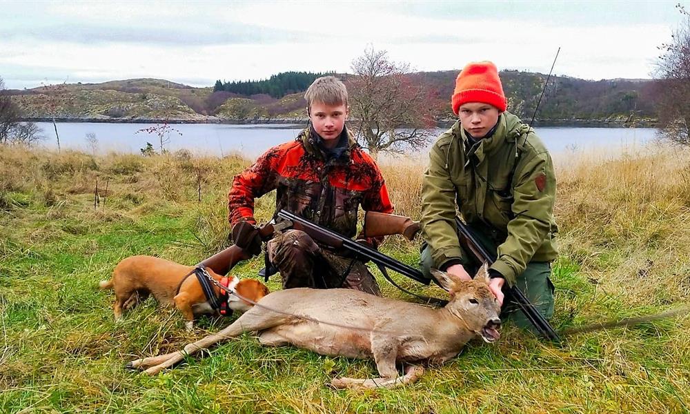 Rådyrjakt Rådyrjakt på Ytter-Vikna, hvor godt samarbeid ga fangst. Foto: May Britt Knudsen.