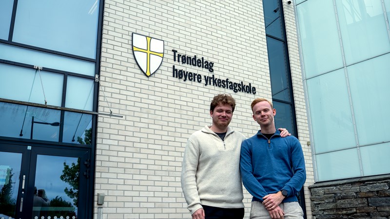 F.v. Kristoffer og Thomas klare for CERN.jpg