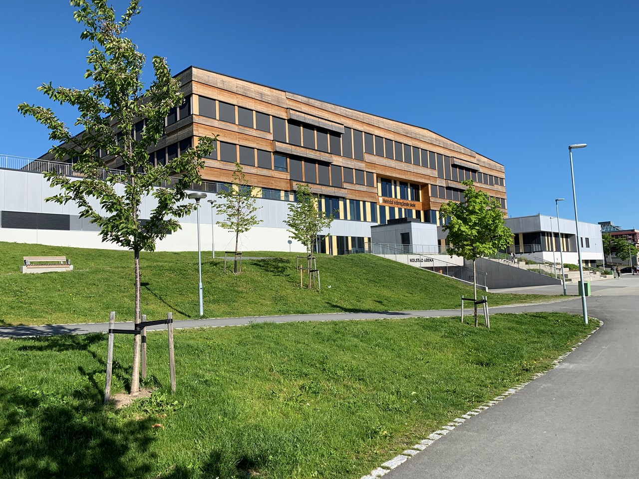 Heimdal vgs Fasade Sommer