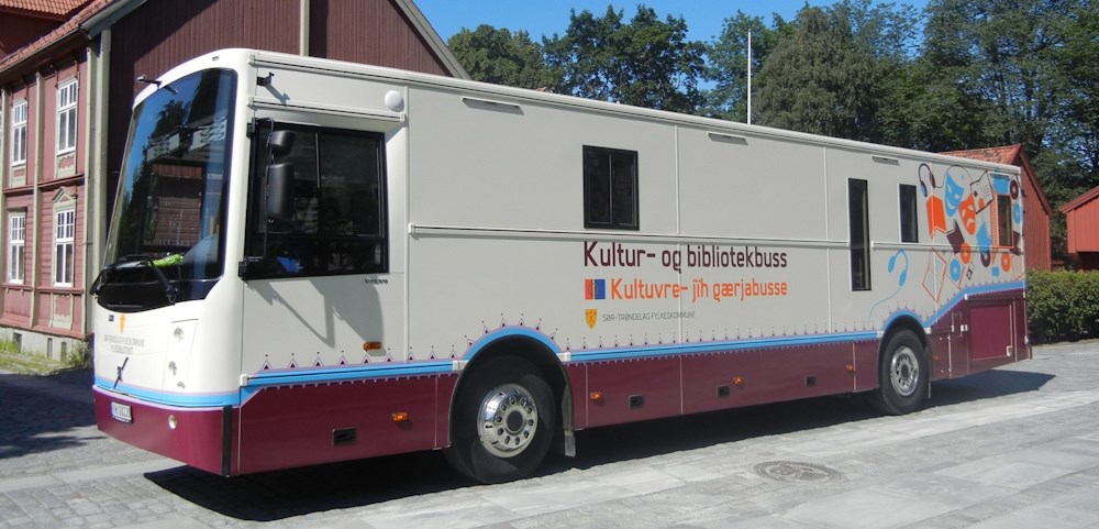 buss4_2010.jpg