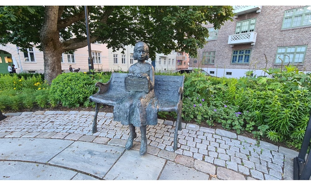 cissi-klein-statue.jpg