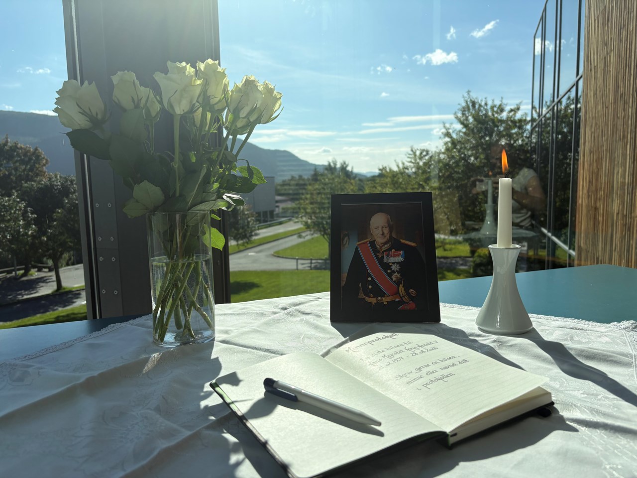 Minnemarkering for Hans Majestet Kong Harald ved Melhus videregående skole