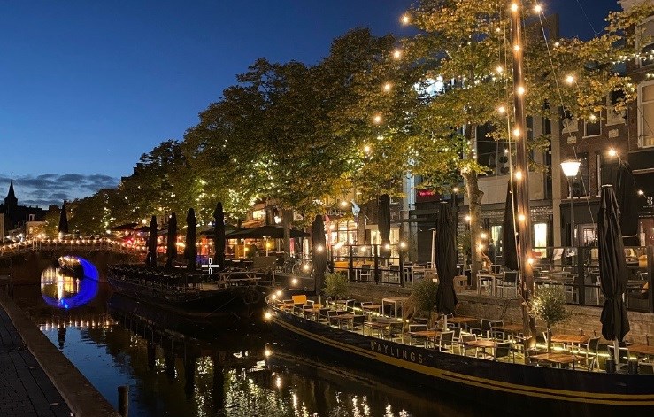 amsterdam by night.jpg